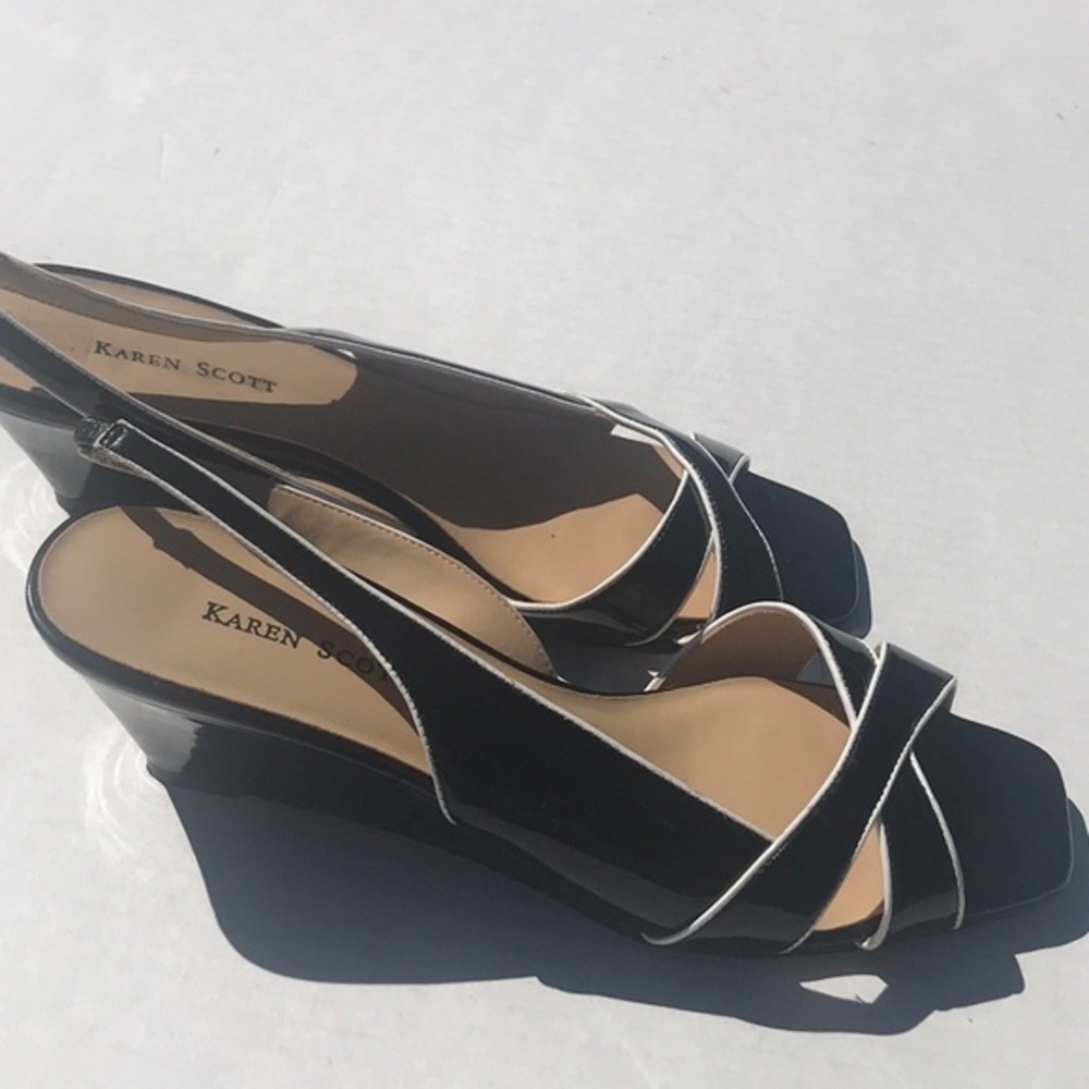 3/$25🍾🍾Karen‎ Scott Black Serra Patent Open Toe Wedges